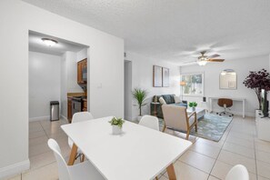 Interior - Bayshore Bliss | Pool + Gym & Free Parking (Tampa)