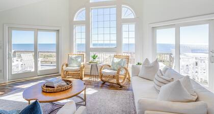 Luxury 8 bed Oceanfront Home with Heated Pool, Hot Tub & Game Room!