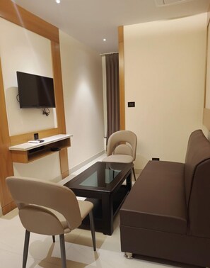 Family Suite | Living area