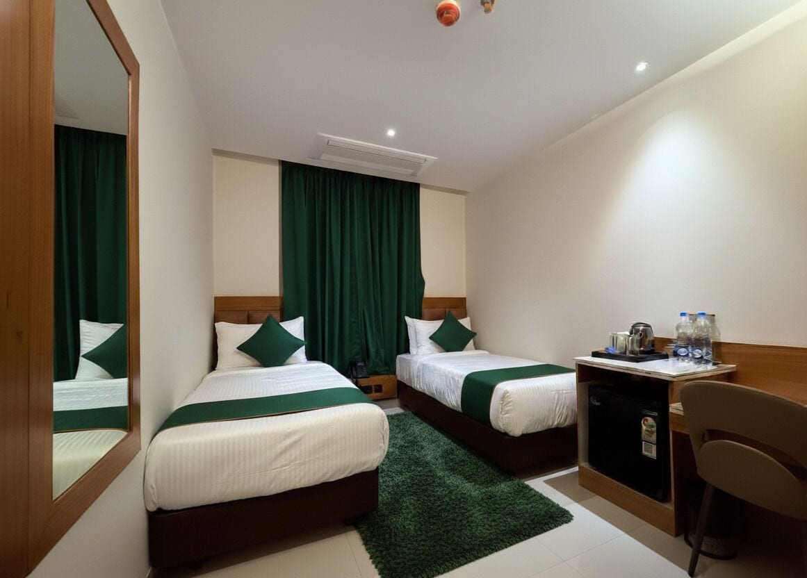 Economy Twin Room | Premium bedding, in-room safe, desk, laptop workspace