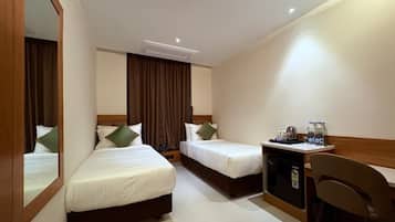 Premium bedding, in-room safe, desk, laptop workspace