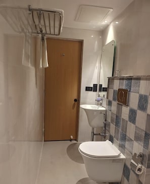 Ropa de cama de alta calidad, caja fuerte, escritorio