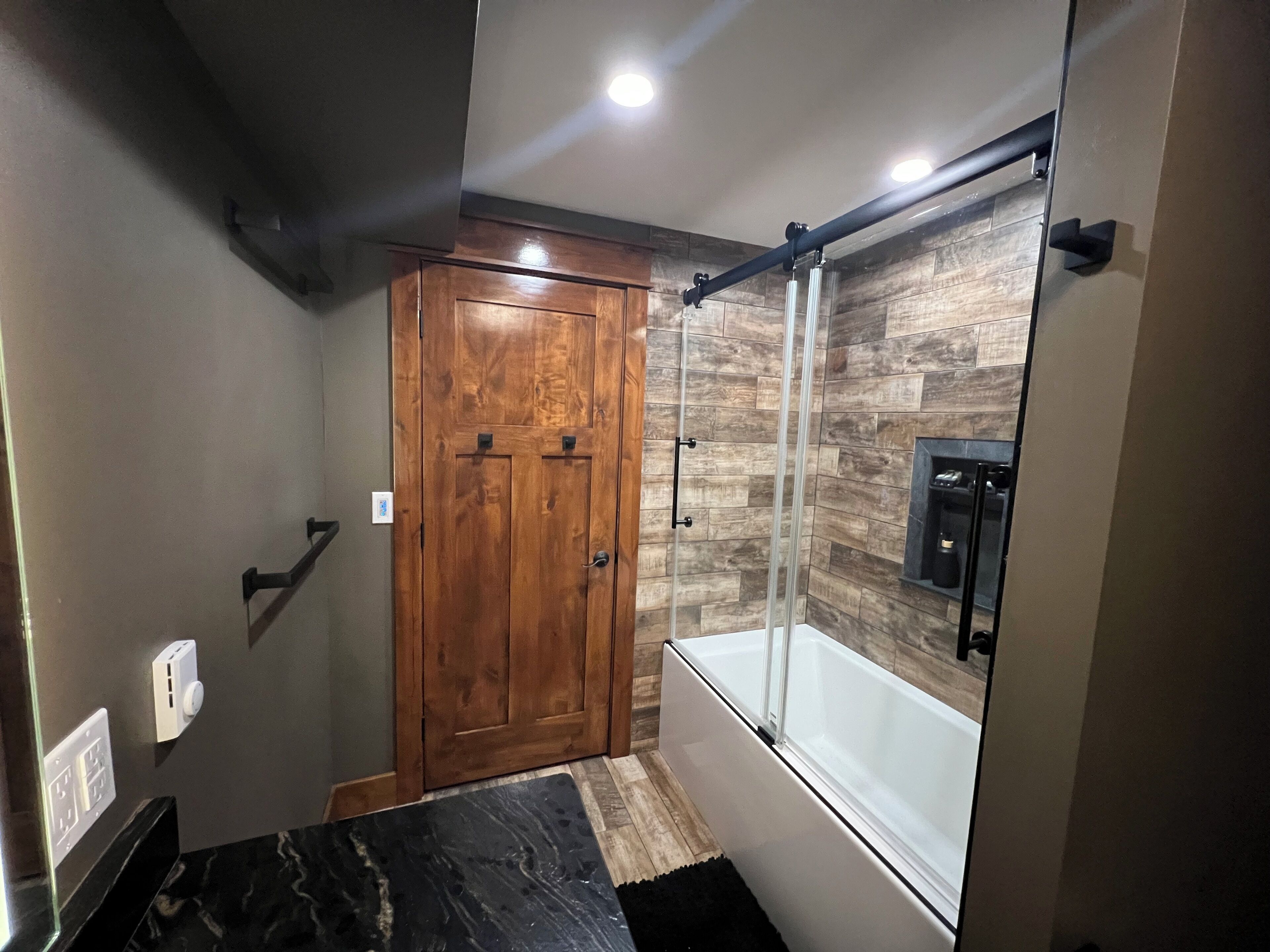 Assecador de cabells, tovalloles, sabó i xampú 