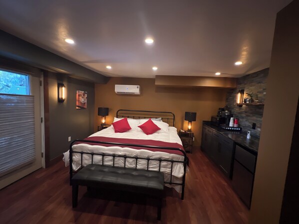 1 bedroom, iron/ironing board, free WiFi, bed sheets