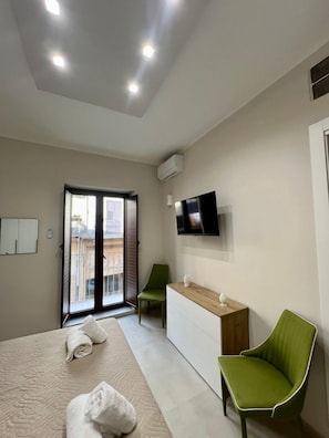 Soundproofing, iron/ironing board, free WiFi - Athènea Smart Rooms (Agrigento)