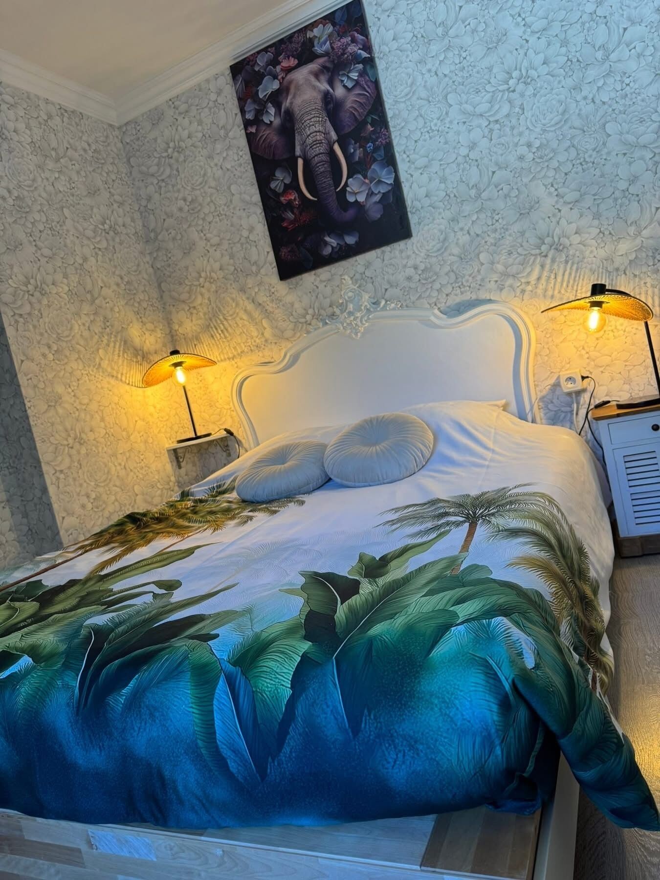 1 slaapkamer, een strijkplank/strijkijzer, internet, beddengoed