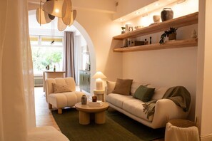 TV - Documenta - With a terrace and a view of the countryside (Kassel)