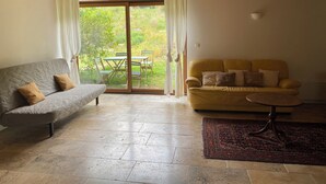 Living area - Large, renovated country house. Children and pets welcome! (Chaumard)