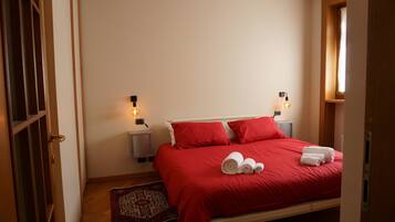 1 chambre, fer et planche Ă repasser, Wi-Fi gratuit, draps fournis