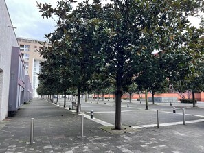 Property grounds - [M5 Bicocca-Uni. Connect to Brera, Isola] Daini 4 Sub 4. Elegant apartment. (Milano)