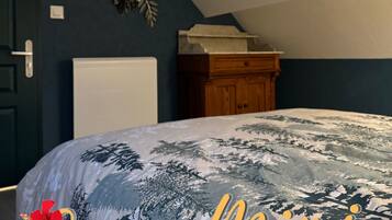 2 quartos, ferros/tábuas de passar roupa, acesso à internet