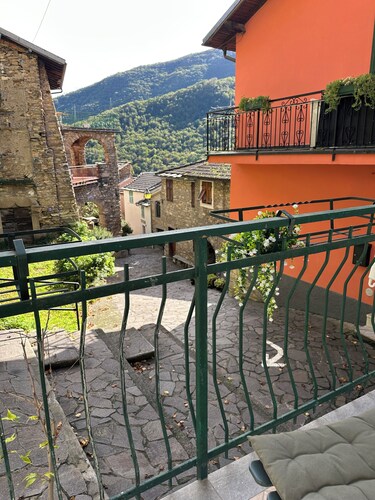 Cozy apartment with lovely location - tranquil getaway or active holiday