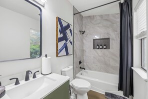 Hair dryer, towels, soap, toilet paper - Lake Wylie Third Floor Walk up Pet Friendly 2 Bedroom Condo (Lake Wylie)