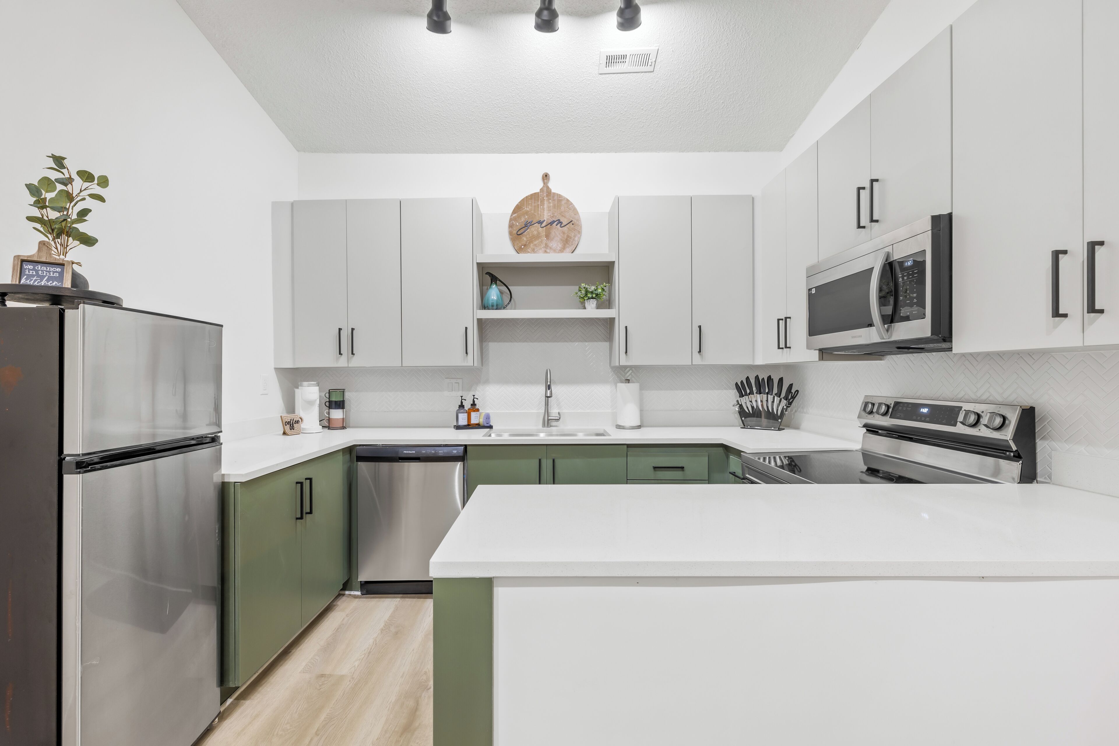 Microwave, oven, stovetop, dishwasher