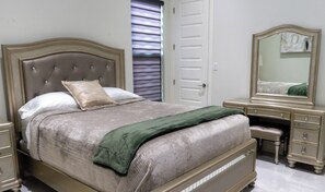 4 bedrooms, iron/ironing board, free WiFi, bed sheets