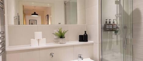 Departamento, 2 habitaciones, con acceso para personas discapacitadas, patio | Baño