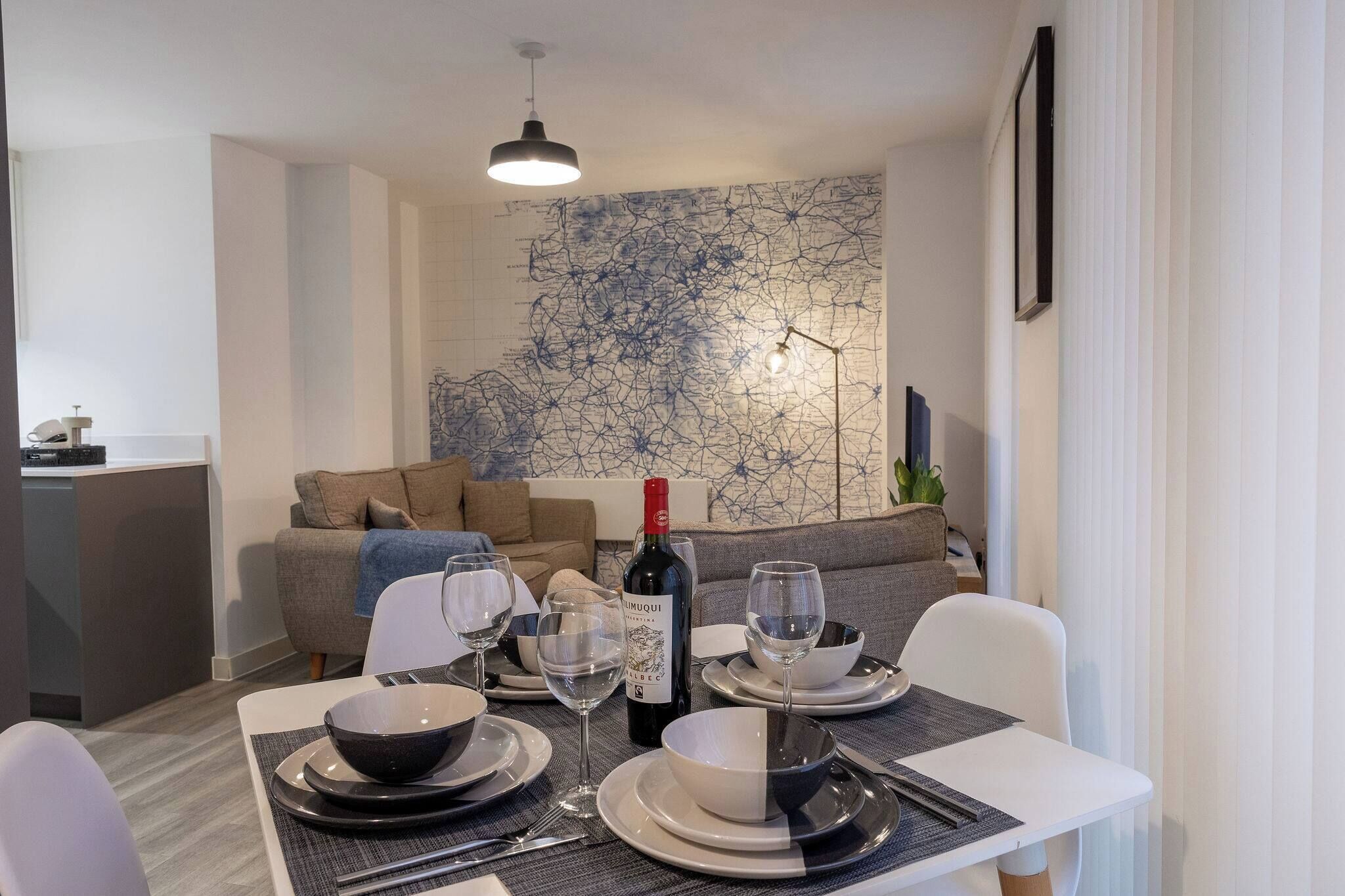Apartment, 2 Bedrooms, Accessible, Patio | Dining room