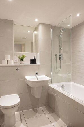 Apartment, 2 Bedrooms, Accessible, Patio | Bathroom