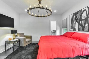 4 chambres, bureau, fer et planche à repasser, accès au Wi-Fi (inclus)