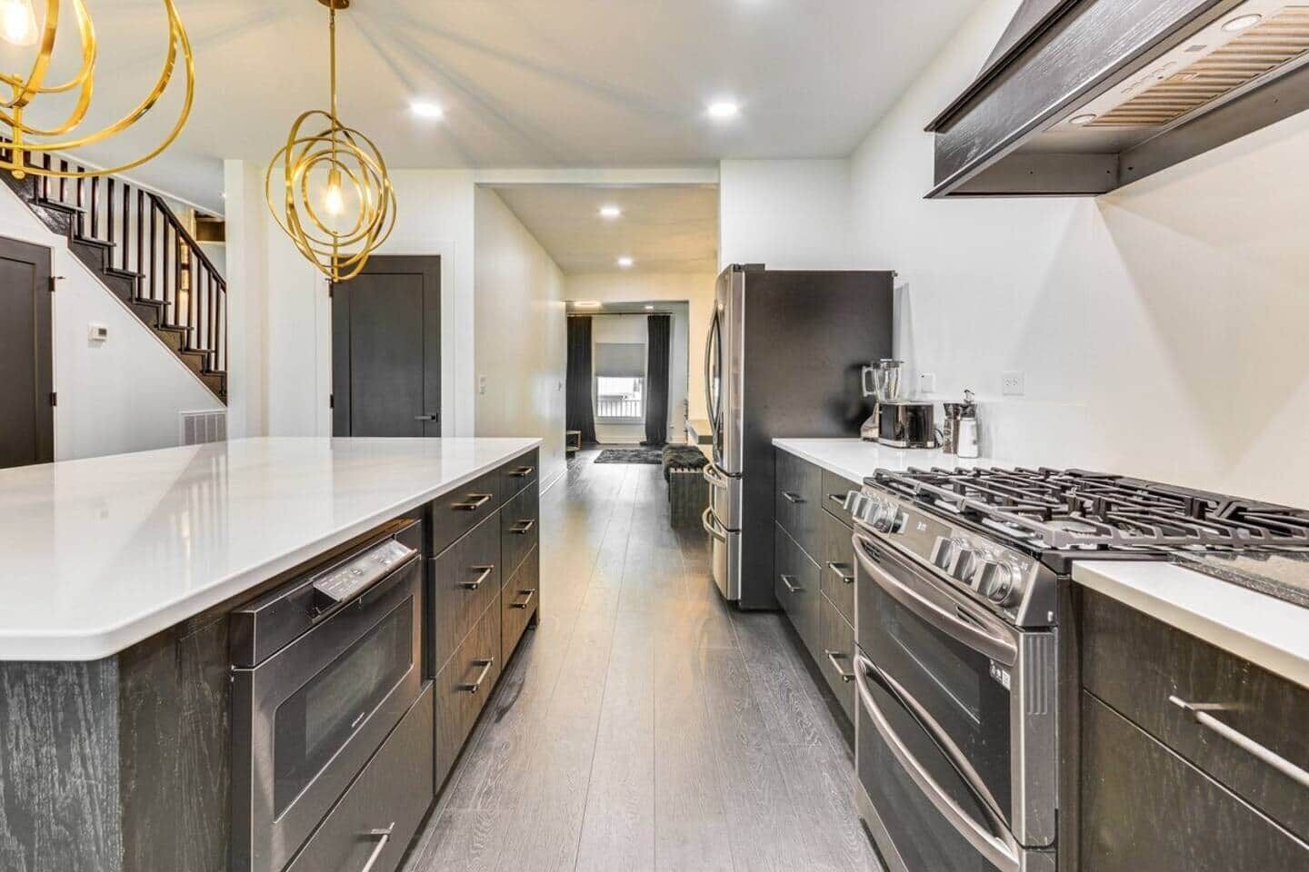 冰箱、微波炉、烤箱、炉灶