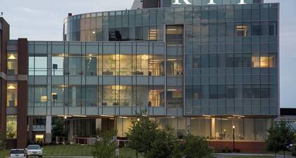 Elegant 3BR Retreat - Near UofR, RIT & Golisano