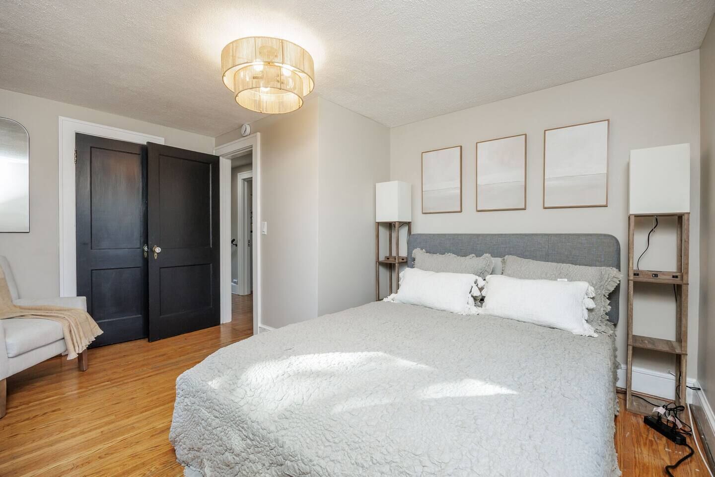 3 chambres, fer et planche à repasser, accès au Wi-Fi (inclus)