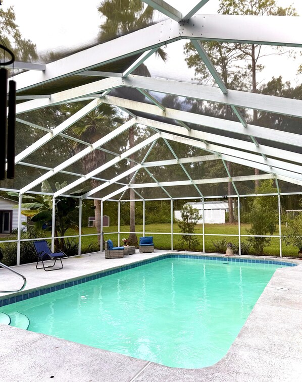 حمّام سباحة خارجي