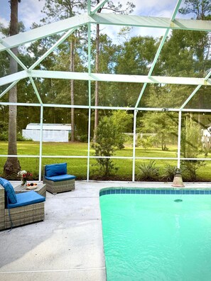 حمّام سباحة خارجي