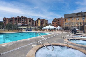A heated pool - Main Street Station Suite - Ski-In, Ski-Out, Pool, Hot Tub (Breckenridge)