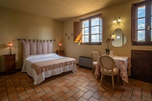7 bedrooms, iron/ironing board, free WiFi, bed sheets