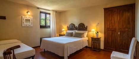 7 bedrooms, iron/ironing board, free WiFi, bed sheets