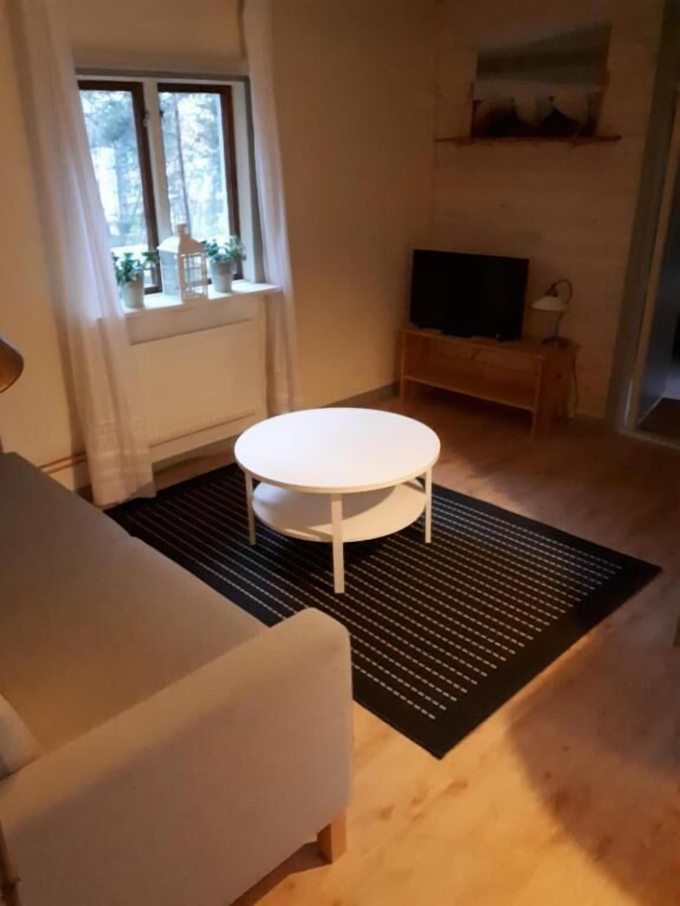 Cabin, 1 Bedroom | Living area