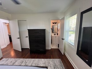 3 dormitorios, tabla de planchar con plancha, wifi y ropa de cama