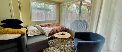 2 bedrooms, iron/ironing board, WiFi, bed sheets