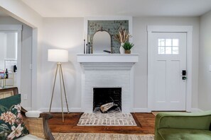 Interior - Southern Charm Luxury w/ Private Parking minutes to Forsyth Park! (Savannah)