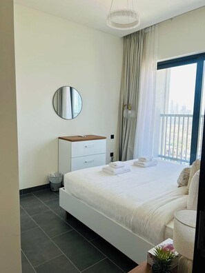 1 bedroom, iron/ironing board, WiFi, bed sheets - Luxury Apartment w/ Burj Khalifa & Lagoon Views (Dubai)