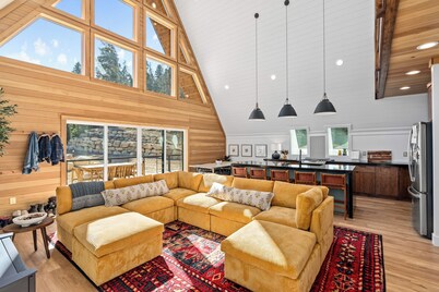 Sleeps 15, Stunning A-Frame Retreat with Jaw Dropping Views