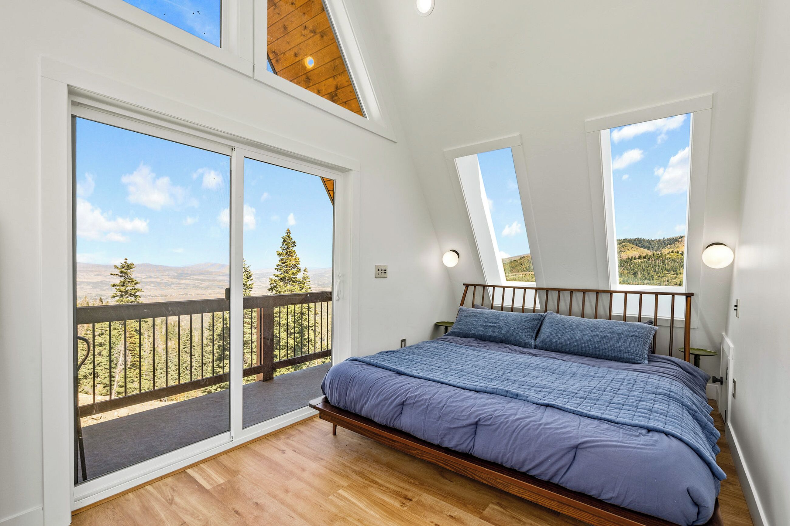 5 bedrooms, WiFi, bed sheets