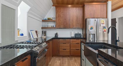 Sleeps 15, Stunning A-Frame Retreat with Jaw Dropping Views