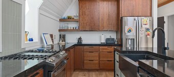 Sleeps 15, Stunning A-Frame Retreat with Jaw Dropping Views
