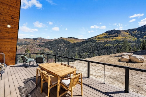 Sleeps 15, Stunning A-Frame Retreat with Jaw Dropping Views