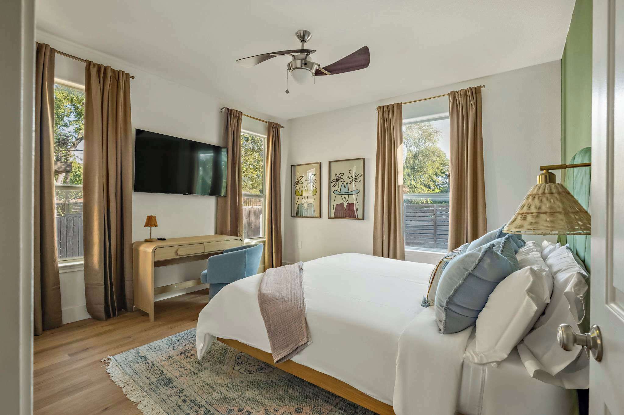 6 habitaciones, escritorio, tabla de planchar con plancha y wifi gratis 