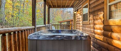 Tina de hidromasaje al aire libre