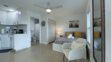 Iron/ironing board, WiFi, bed sheets