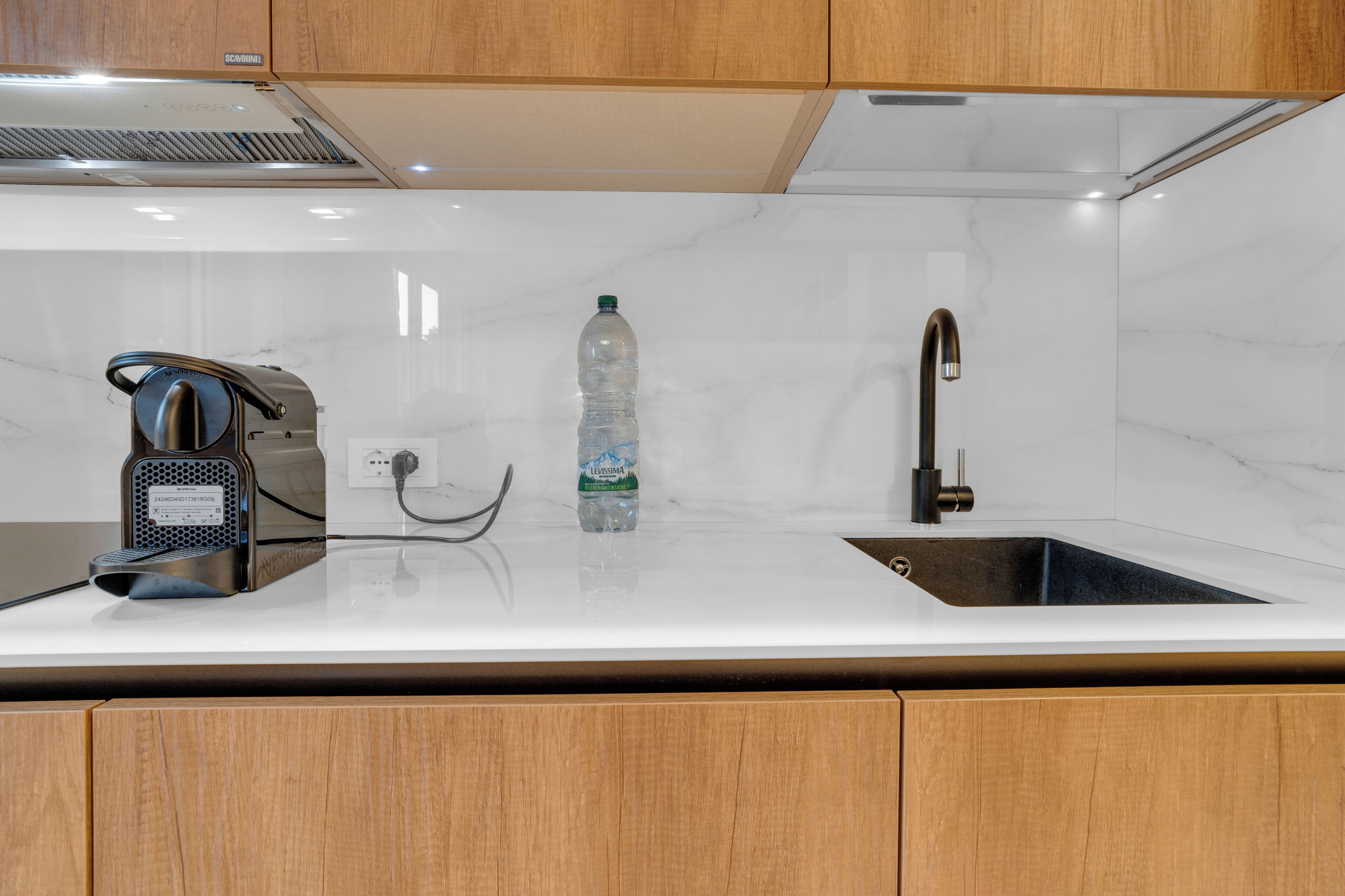 Mikrowelle, Ofen, Herdplatte, Geschirrspüler