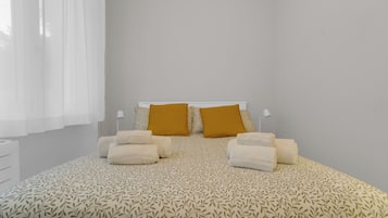 Strygejern/strygebræt, internetforbindelse, sengetøj