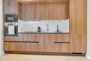 Mikrobølgeovn, ovn, kogeplade, opvaskemaskine