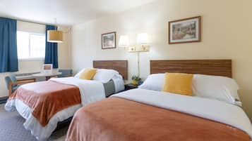 Room, Mountain View | Desk, laptop workspace, iron/ironing board, free WiFi