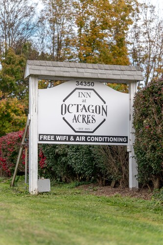 Inn at Octagon Acres