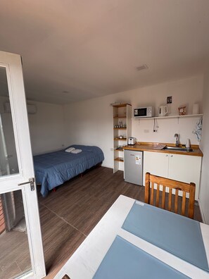 Studio, 1 Bedroom, Smoking | 1 bedroom